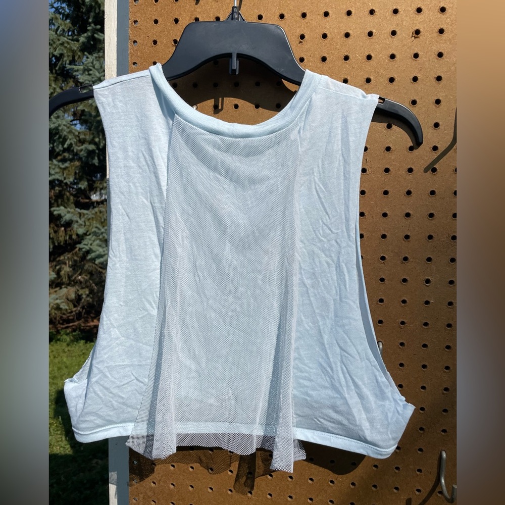 Womans Light blue mesh crop top size small alo yoga